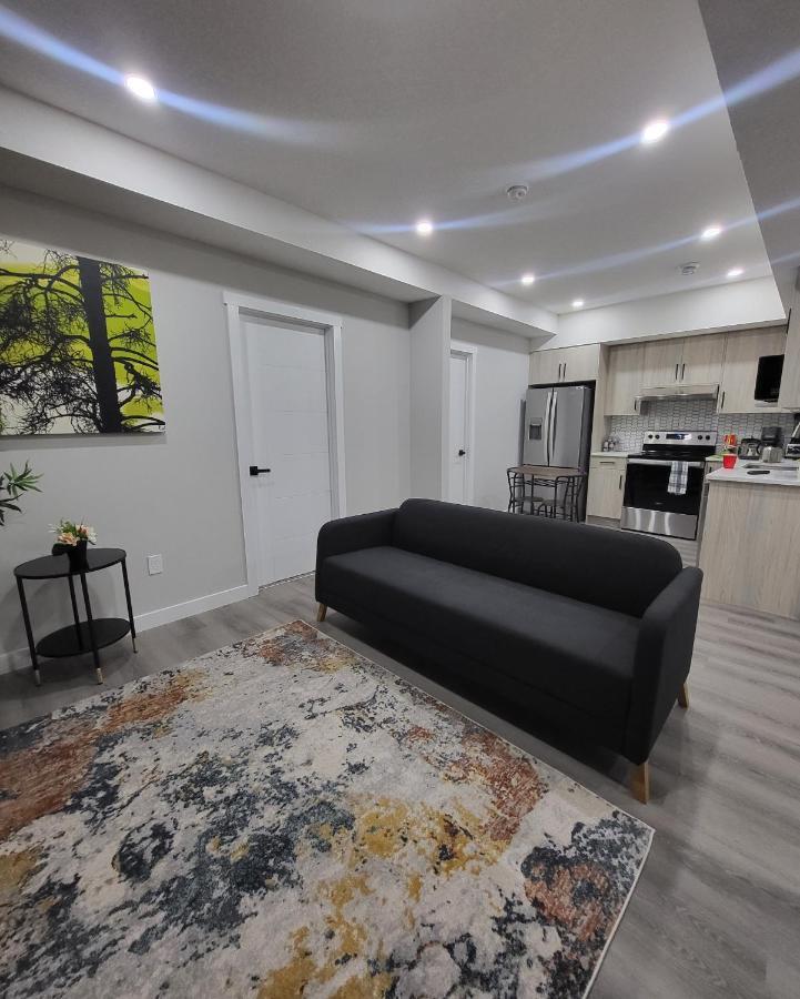 Luxury Suite In Calgary Nw Exterior foto