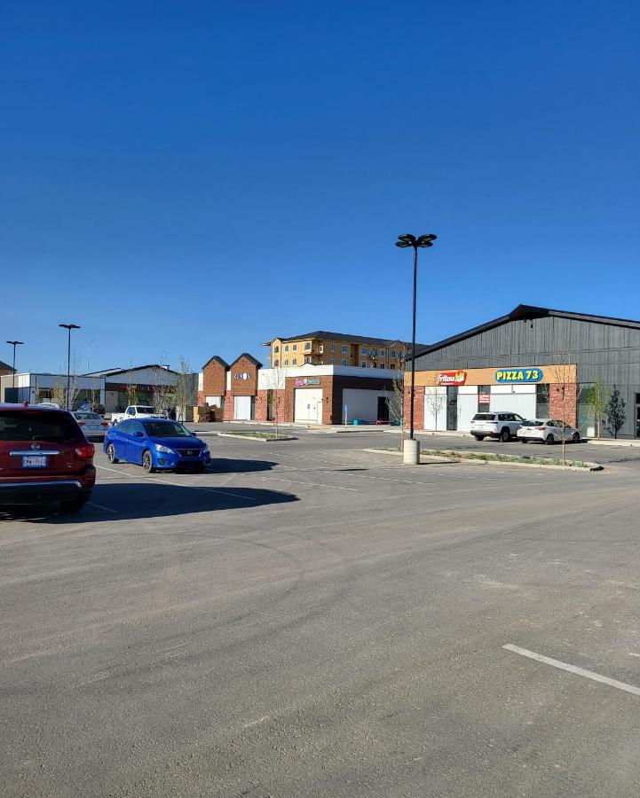 Luxury Suite In Calgary Nw Exterior foto